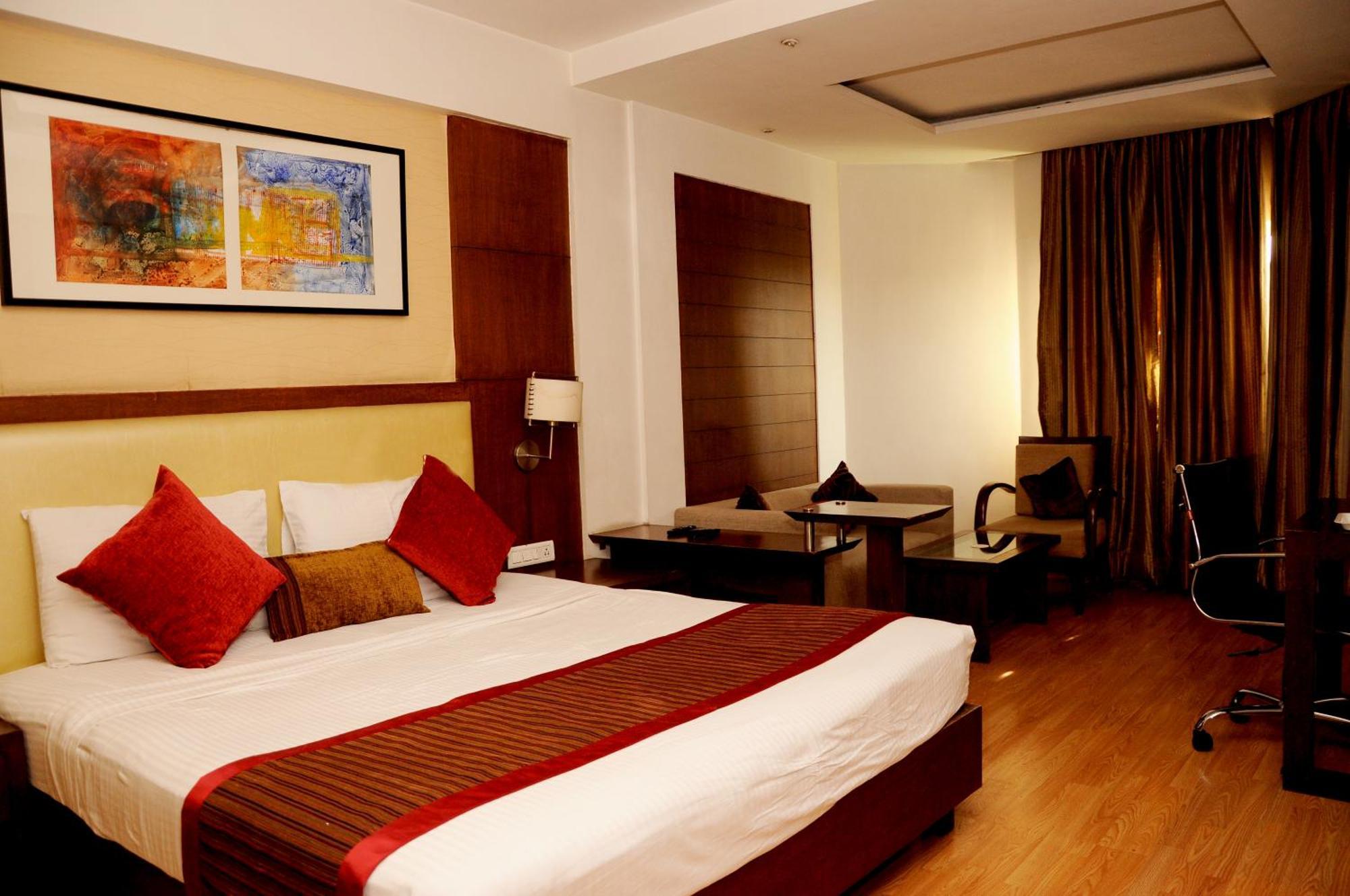 Hotel Gwalior Regency Екстериор снимка