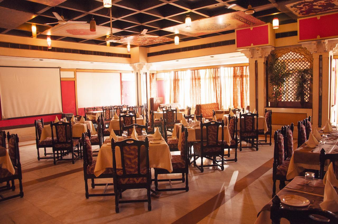 Hotel Gwalior Regency Екстериор снимка