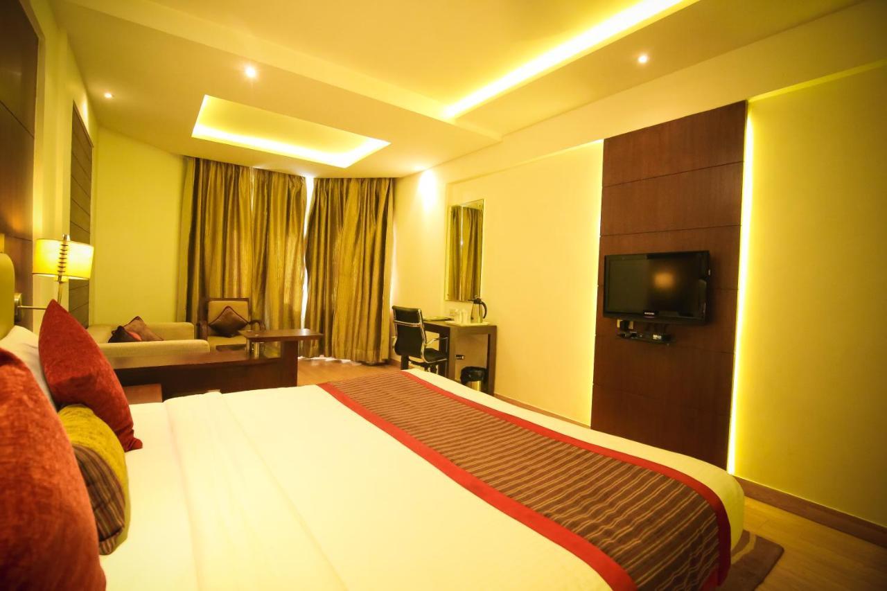 Hotel Gwalior Regency Екстериор снимка